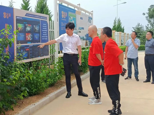 大連百乐博集団と大連聖亜旅行控股有限公司は提携意向に達した